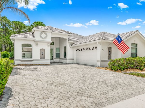 623 SW Lake Charles Circle, Port St. Lucie, FL 34986