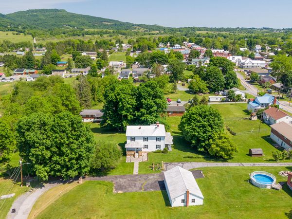 105 Main St, Union, WV 24983