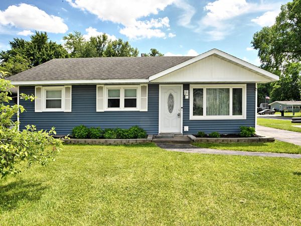 2113 W Porter Avenue , Chesterton, IN 46304