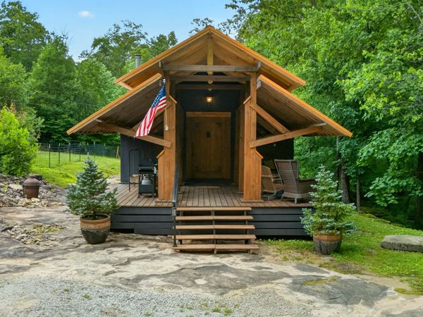 337 Monteagle Falls Rd , Monteagle, TN 37356