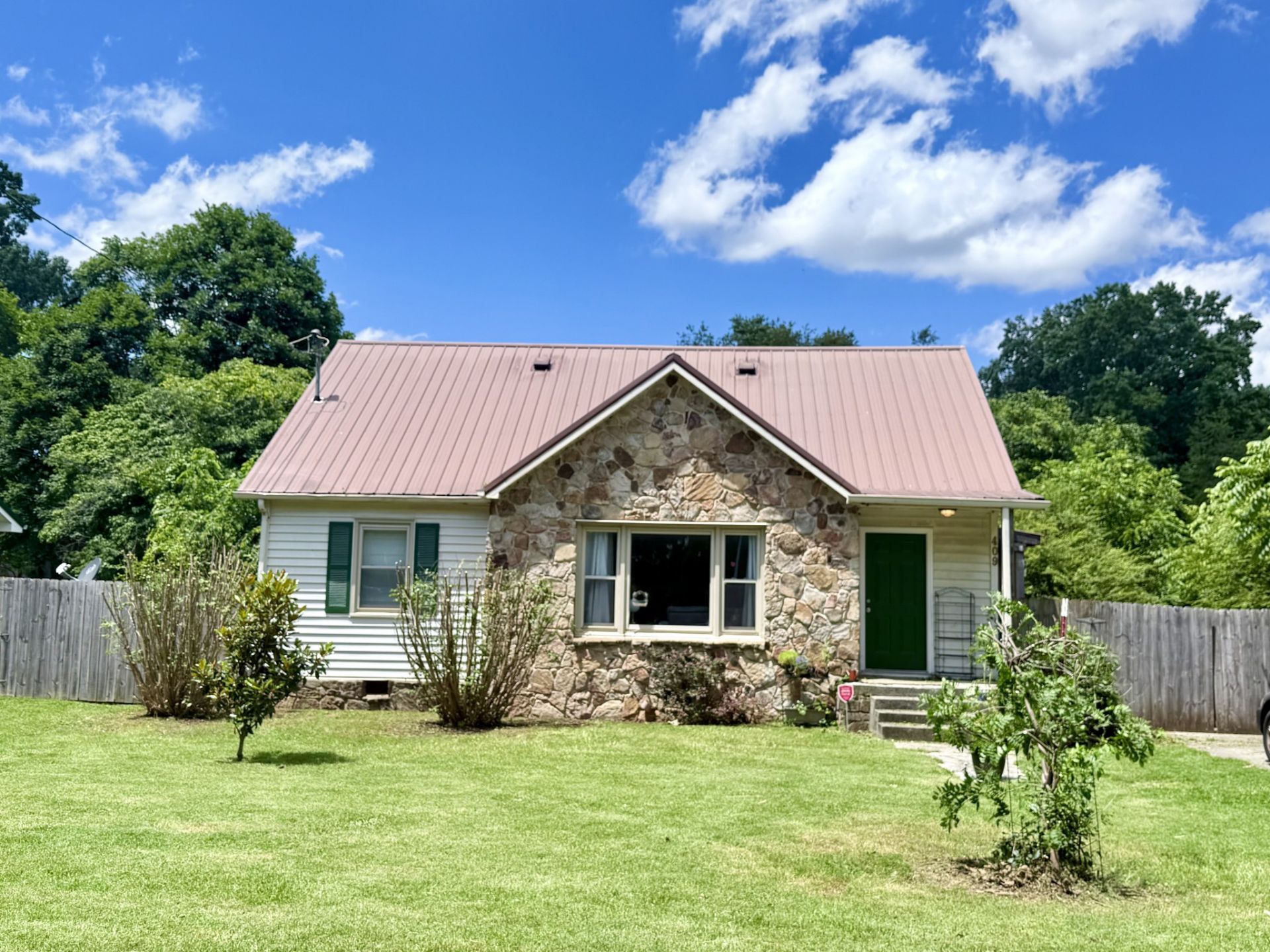 409 Cumberland St W, Cowan, TN 37318 Main Photo