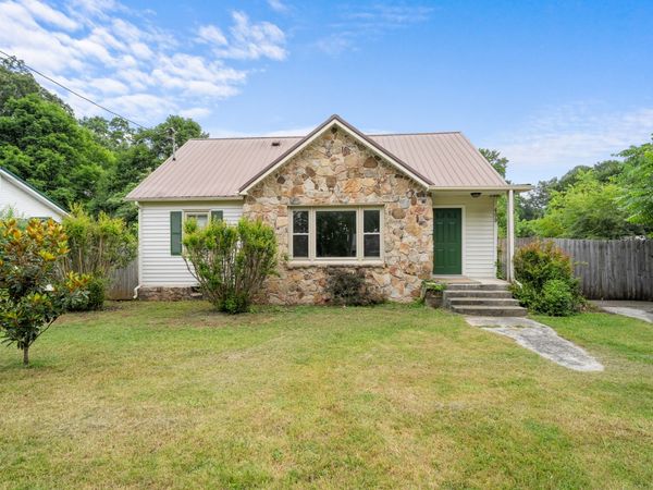 409 Cumberland St W, Cowan, TN 37318