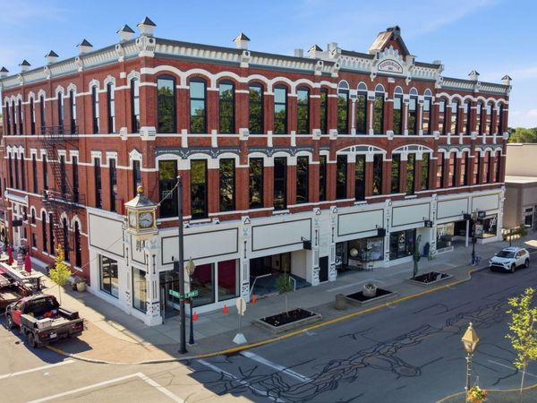 208 S Main Street , Fostoria, OH 44830