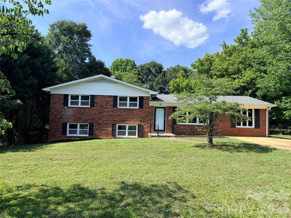 267 Hoopaugh Avenue , Ellenboro, NC 28040