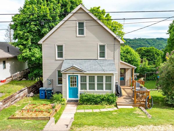 606 W Calverley Avenue, Houghton, MI 49931