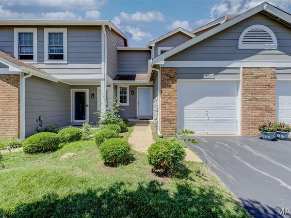 12069 Autumn Lakes Drive, Maryland Heights, MO 63043