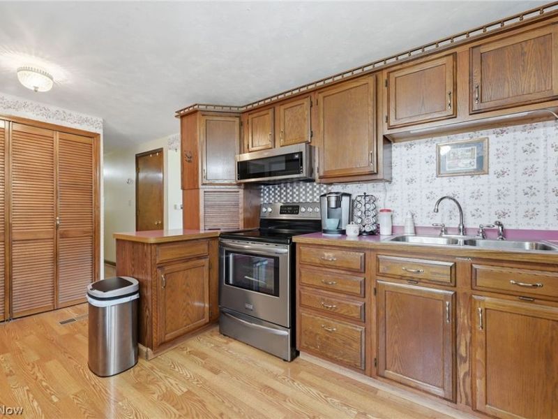 443 Morgan Court , Lagrange, OH 44050 Photo 2