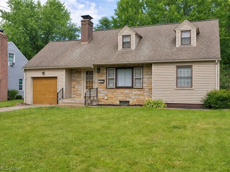 3209 Hermosa Drive, Youngstown, OH 44511 Photo 1