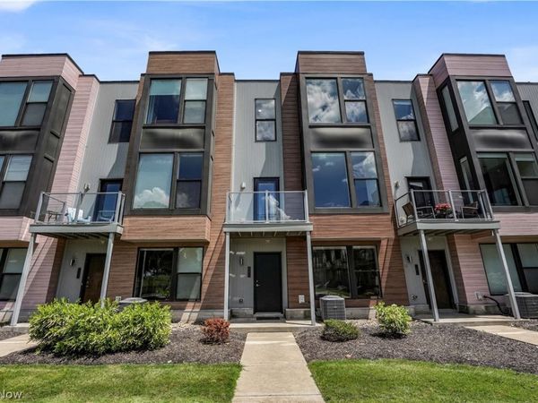 1208 W 73rd Place, Cleveland, OH 44102