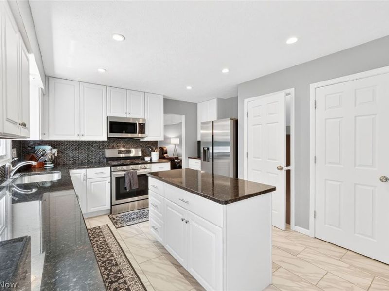 25643 Rustic Lane, Westlake, OH 44145 Photo 5