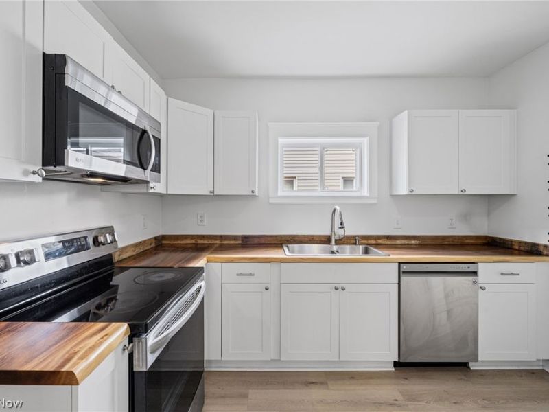 2702 Saratoga Avenue, Old Brooklyn, OH 44109 Photo 13