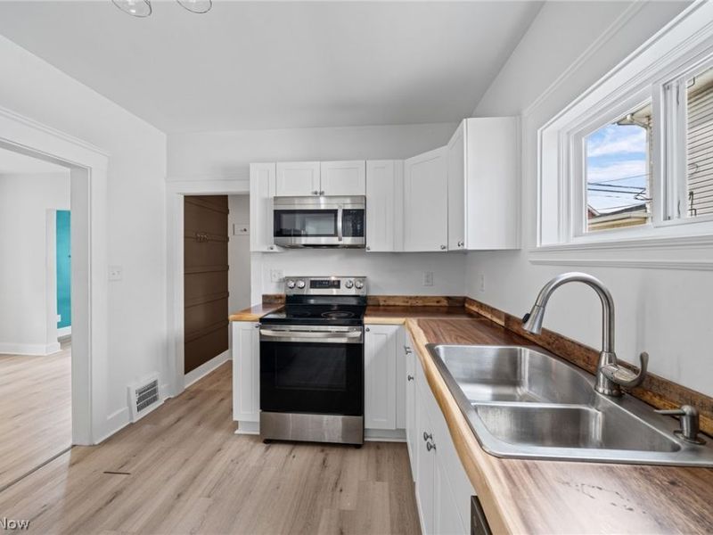 2702 Saratoga Avenue, Old Brooklyn, OH 44109 Photo 14