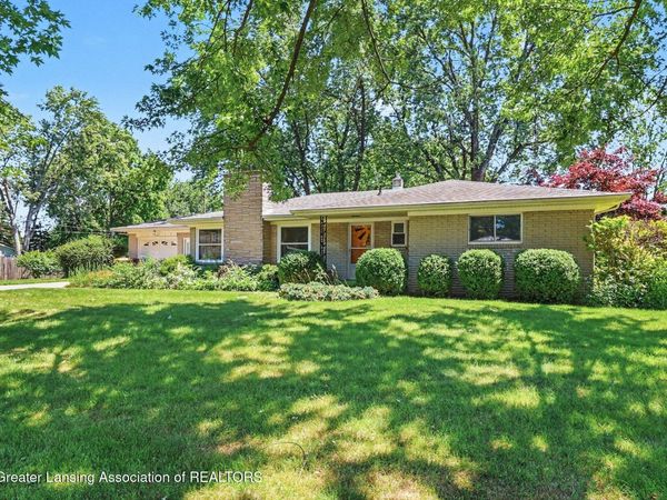 1009 S Wight Street, St. Johns, MI 48879