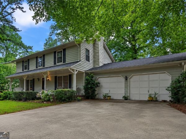 5281 Enchanted Cove SW, Lilburn, GA 30047