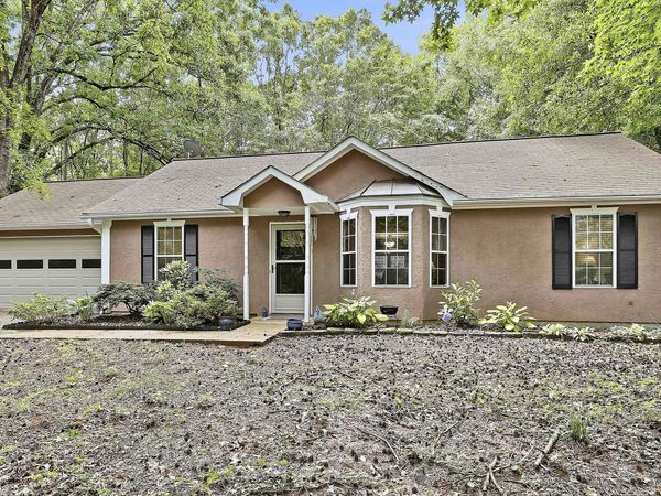 85 Apache Pointe Drive, Senoia, GA 30276