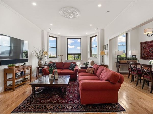 31 Bay State Rd, Unit 4, Boston, MA 02215
