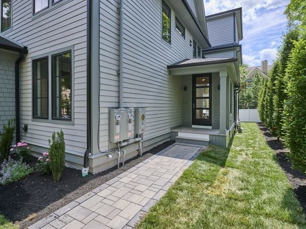 123 Fuller, Unit B, Brookline, MA 02446
