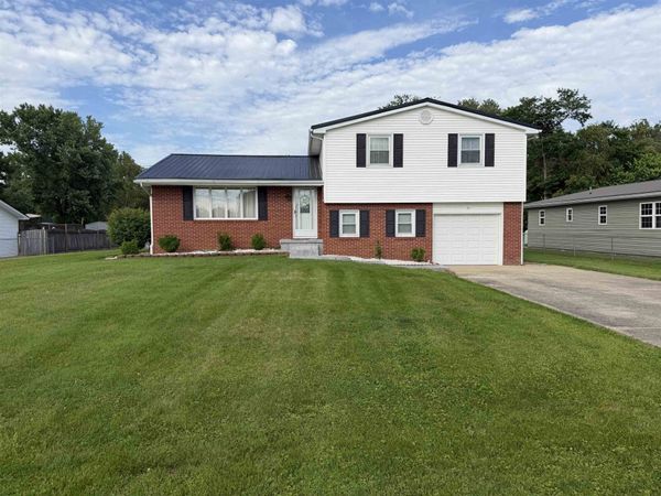 91 High School Rd, Franklin Furnace, OH 45629