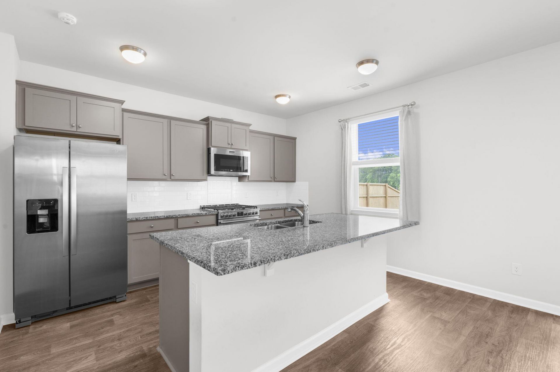 609 Silver Spruce Street Photo 8