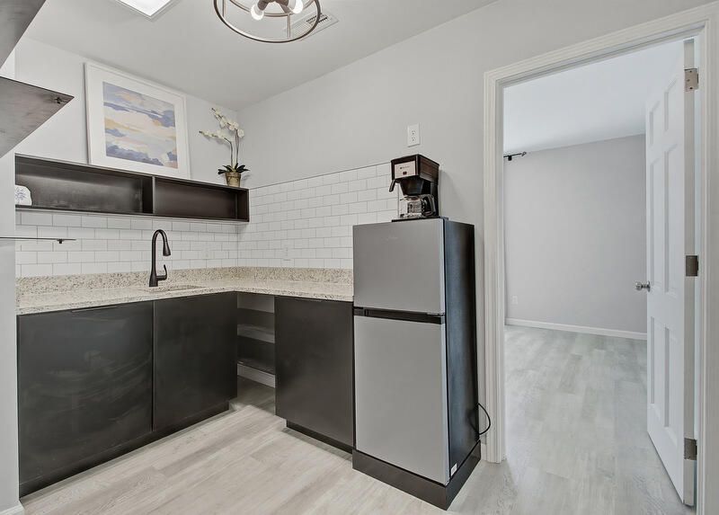 5043 Victoria Avenue Photo 17