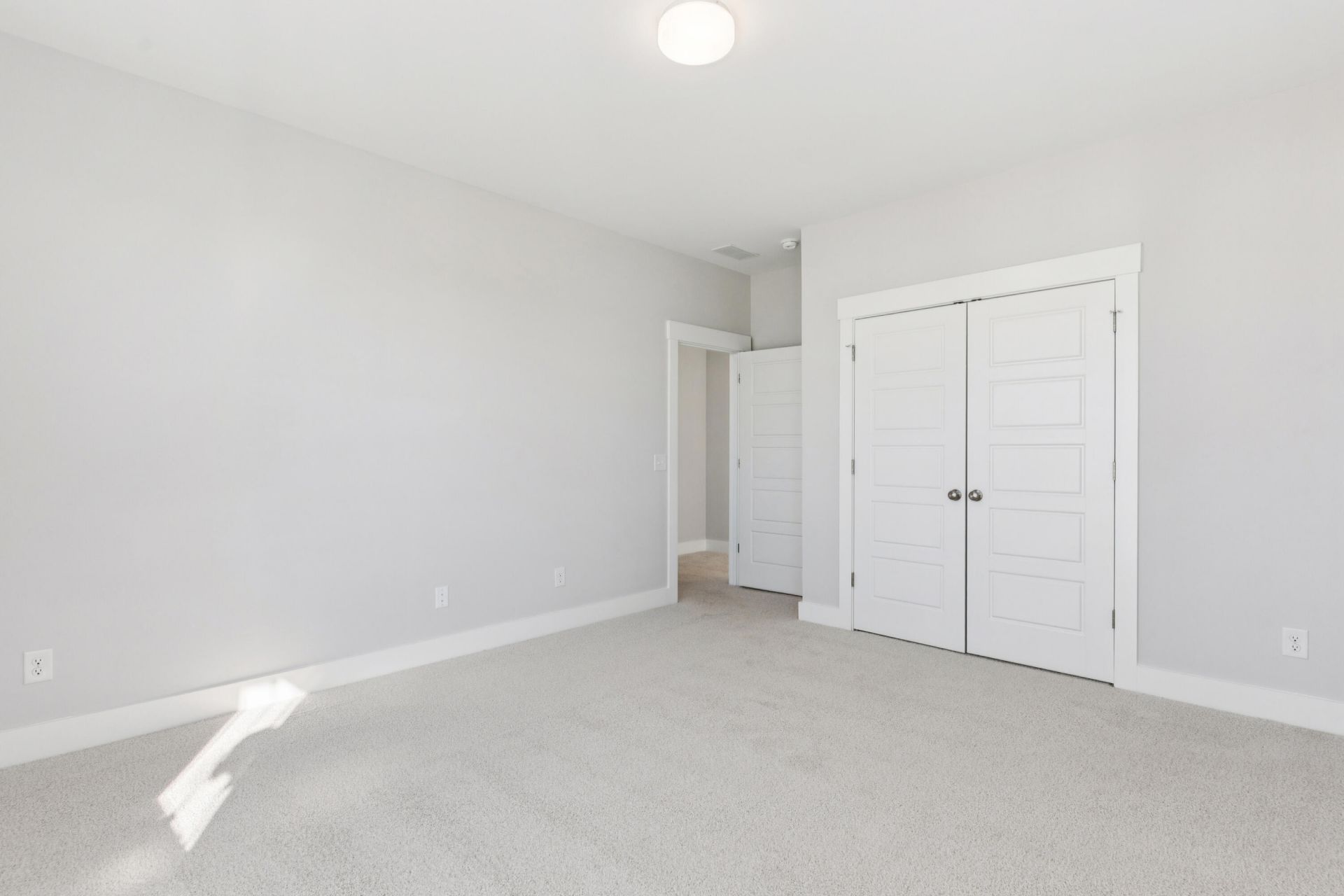 723 Rumbling Leaf Lane Photo 35