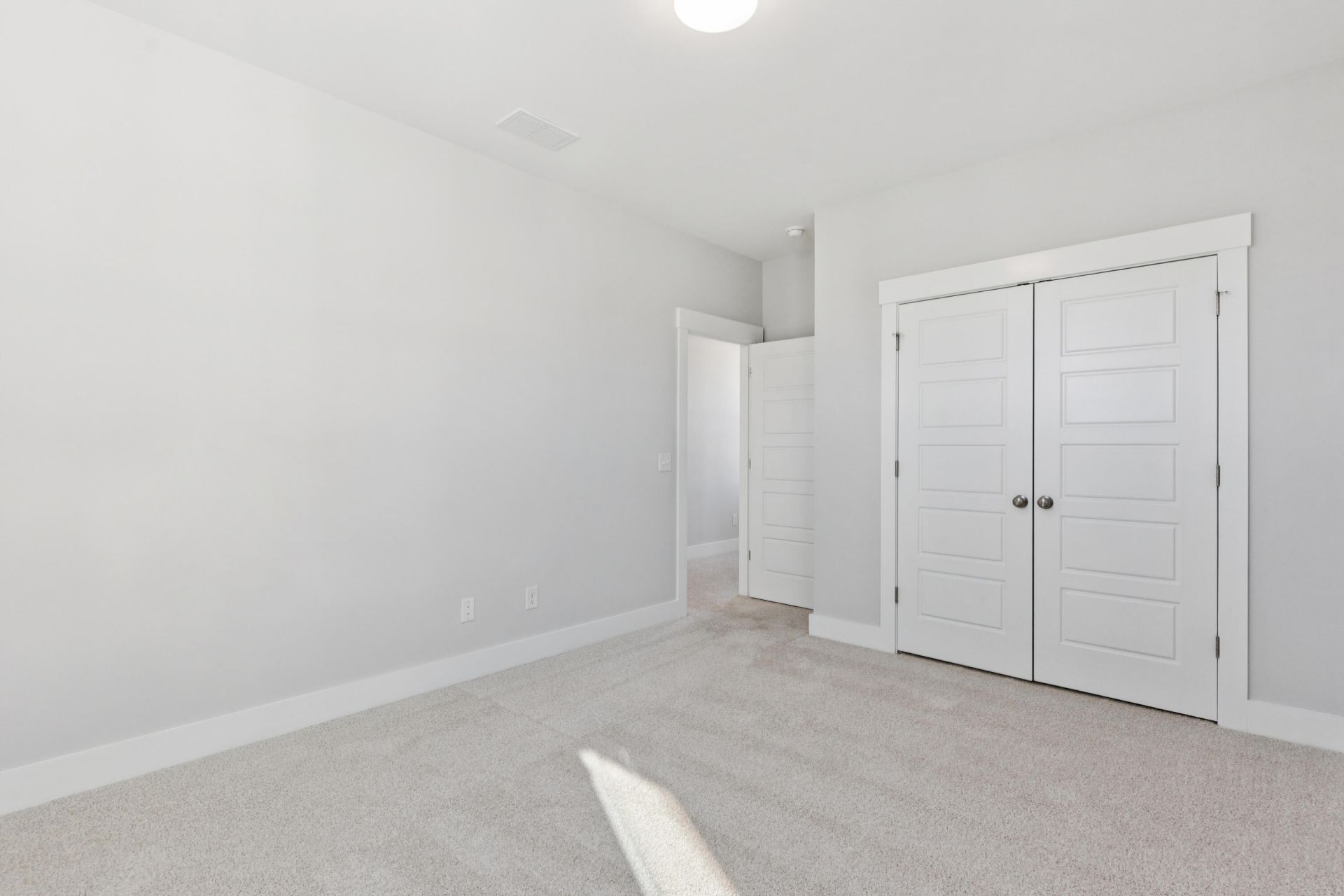 723 Rumbling Leaf Lane Photo 37