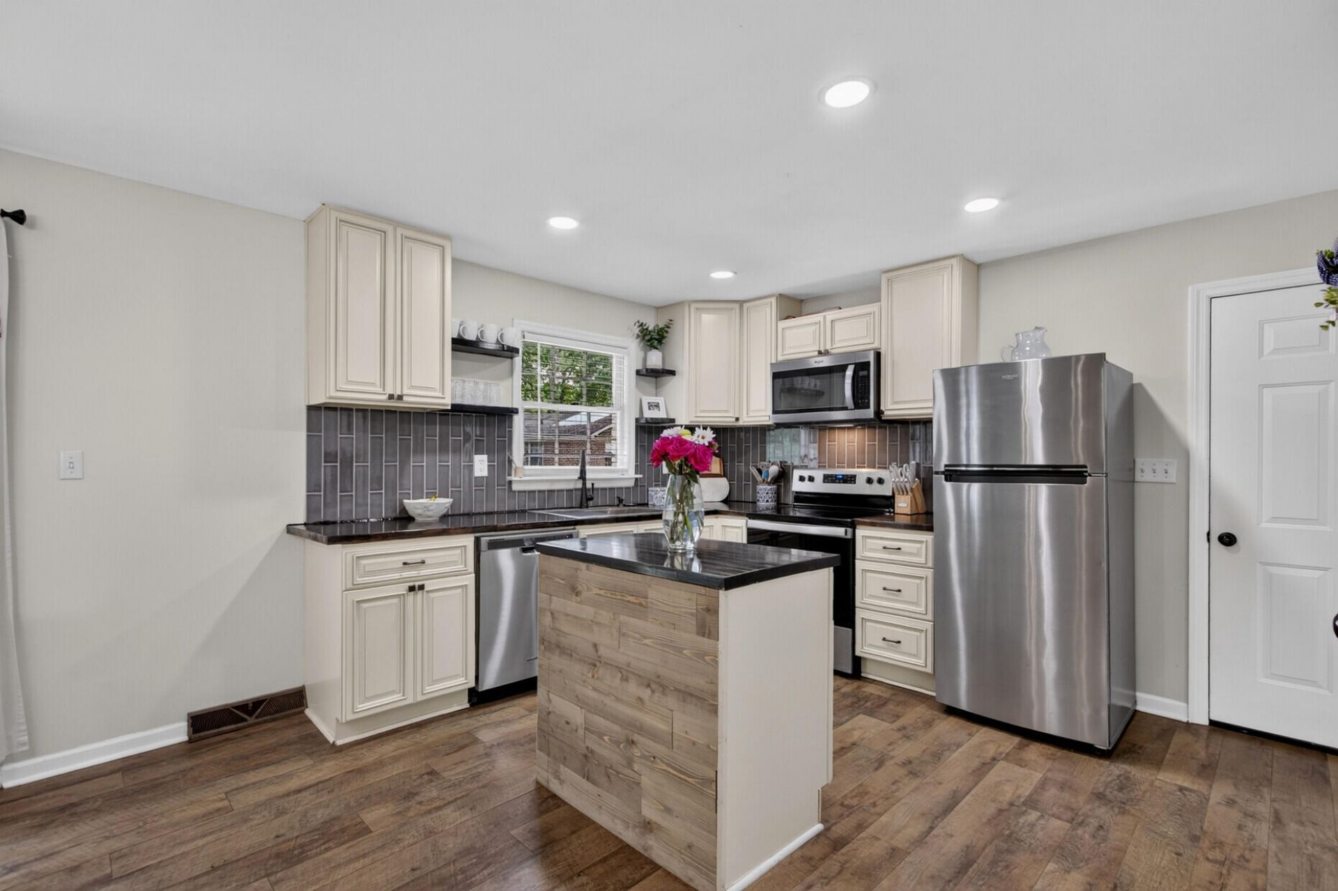 119 Madison Avenue Photo 11