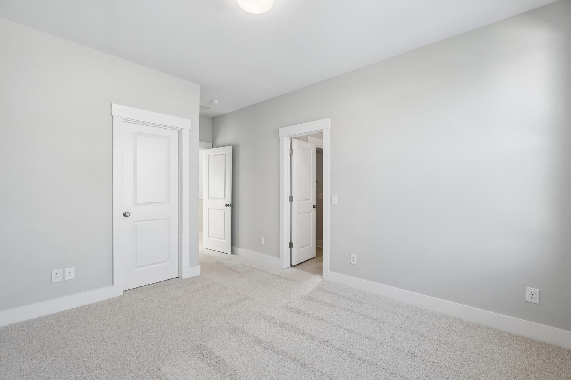 744 Blueway Avenue Photo 35