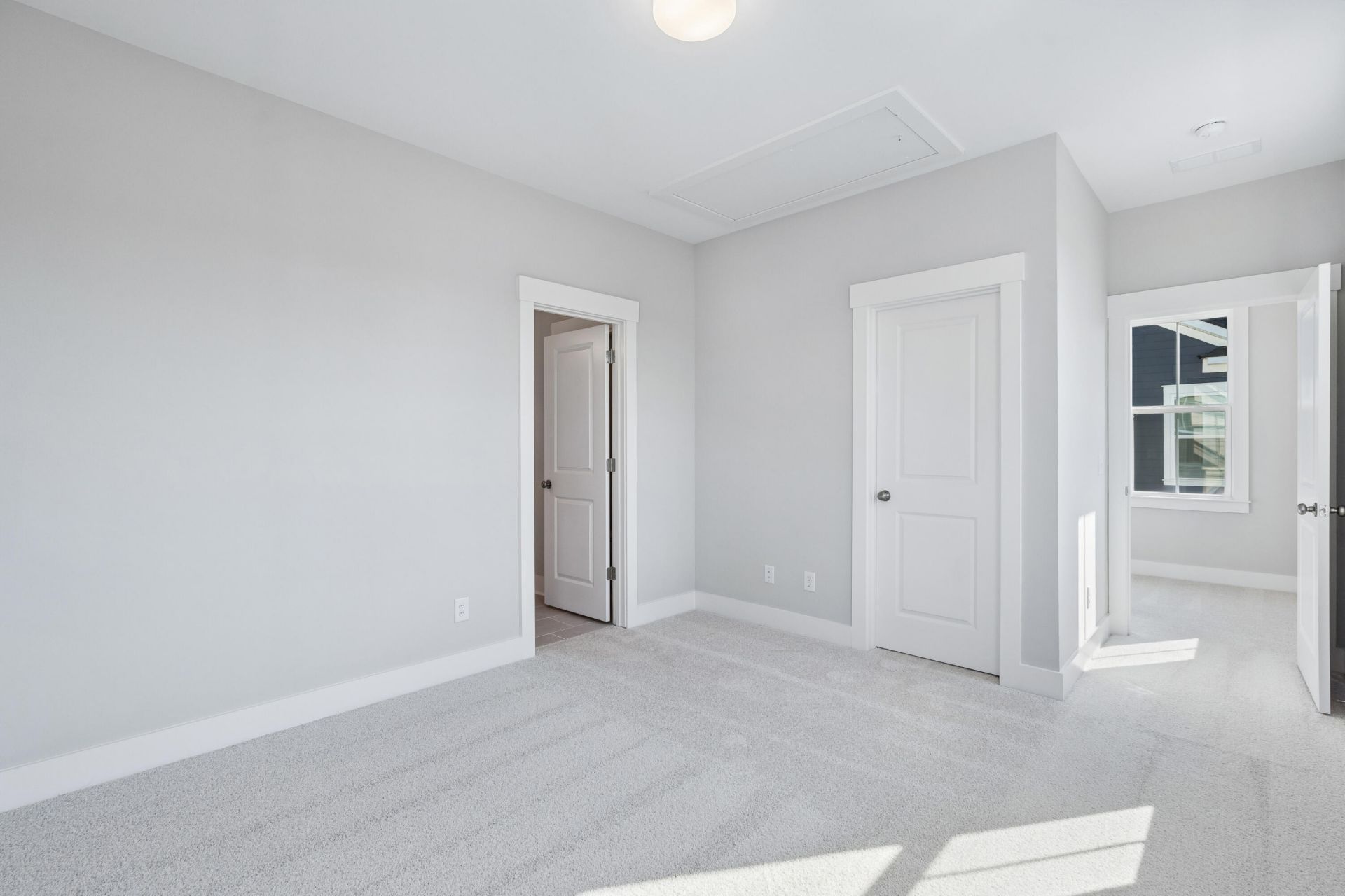 744 Blueway Avenue Photo 38