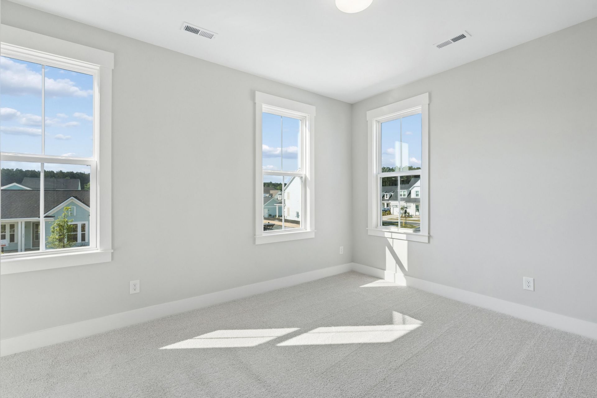 744 Blueway Avenue Photo 39