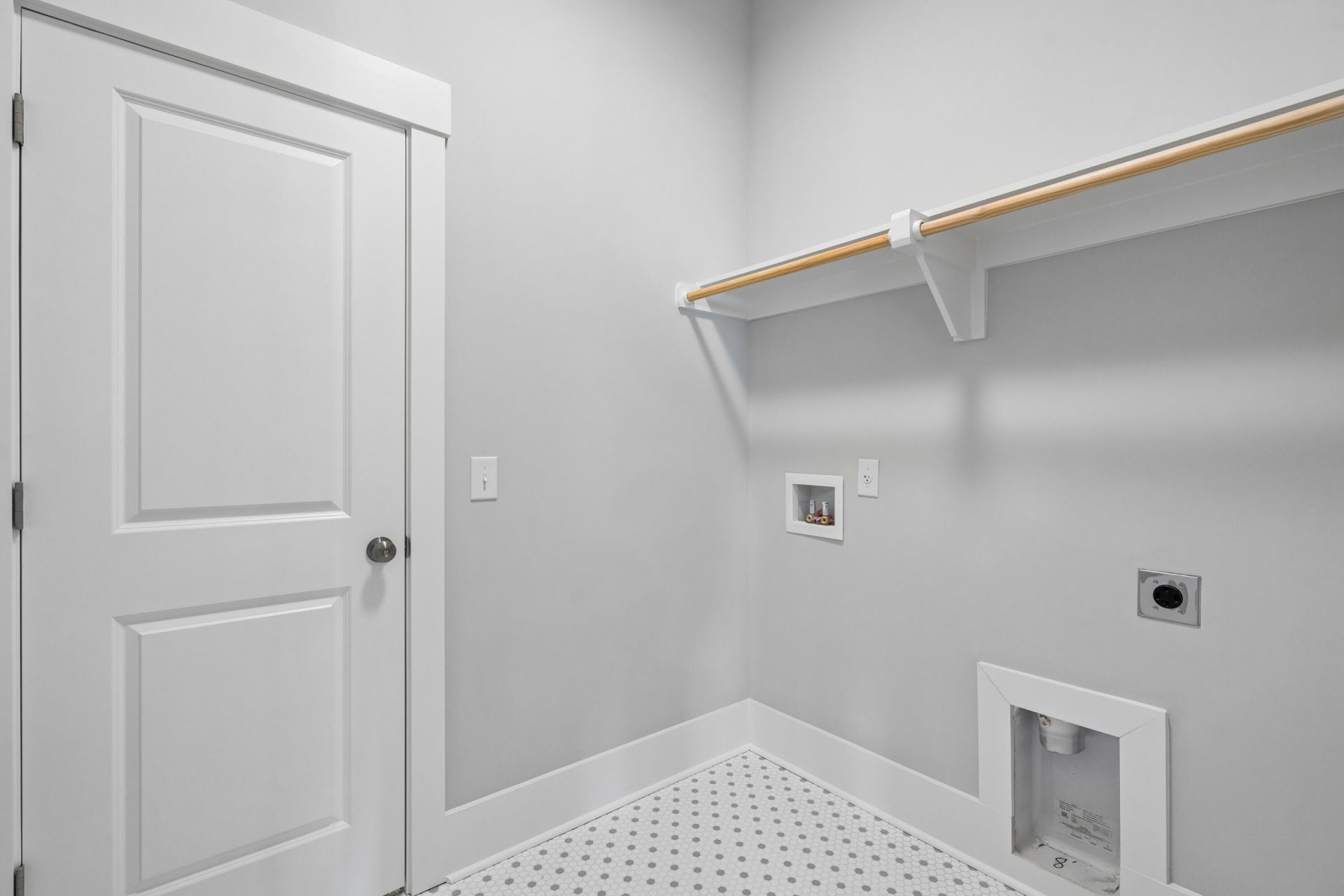 744 Blueway Avenue Photo 42