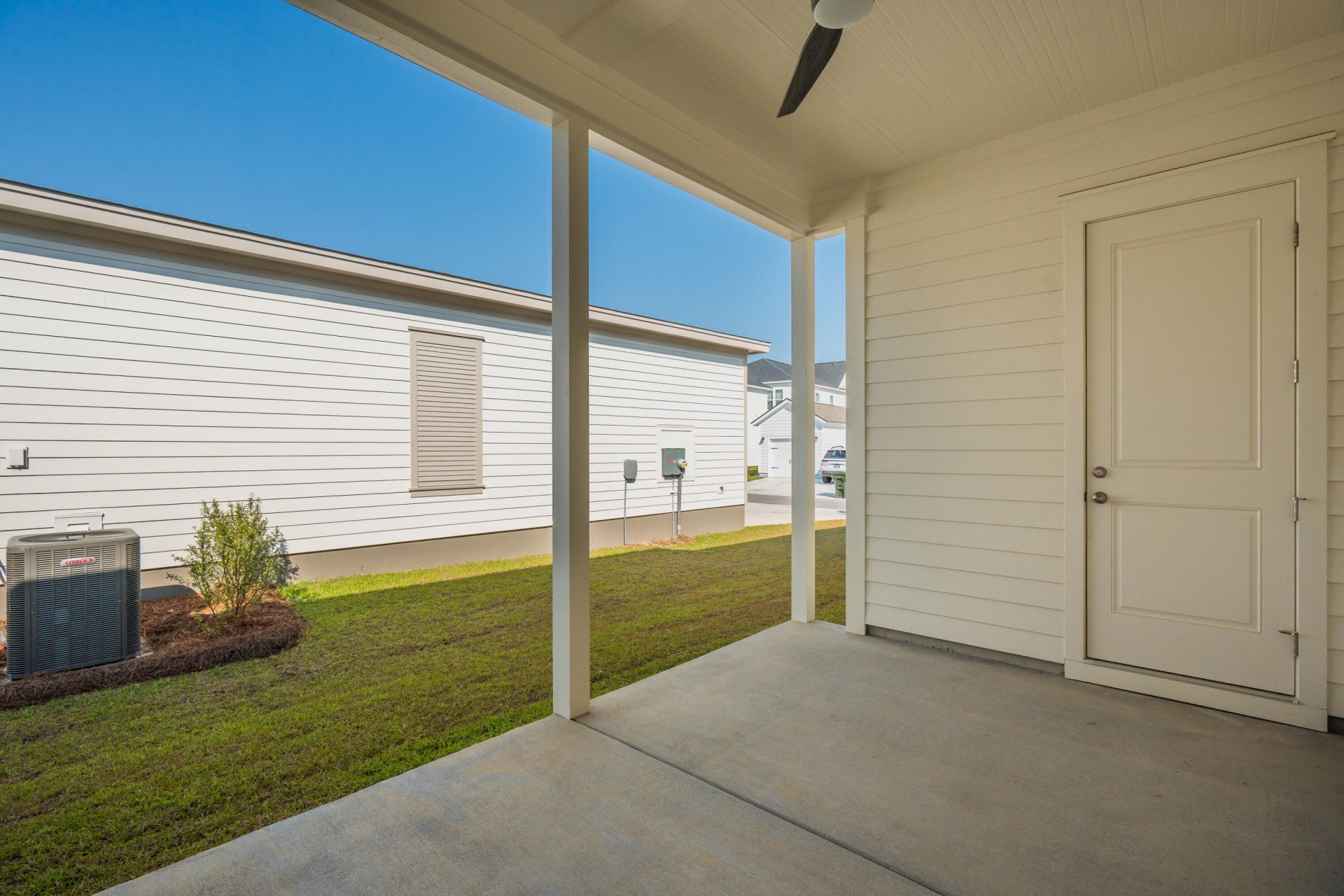 744 Blueway Avenue Photo 44