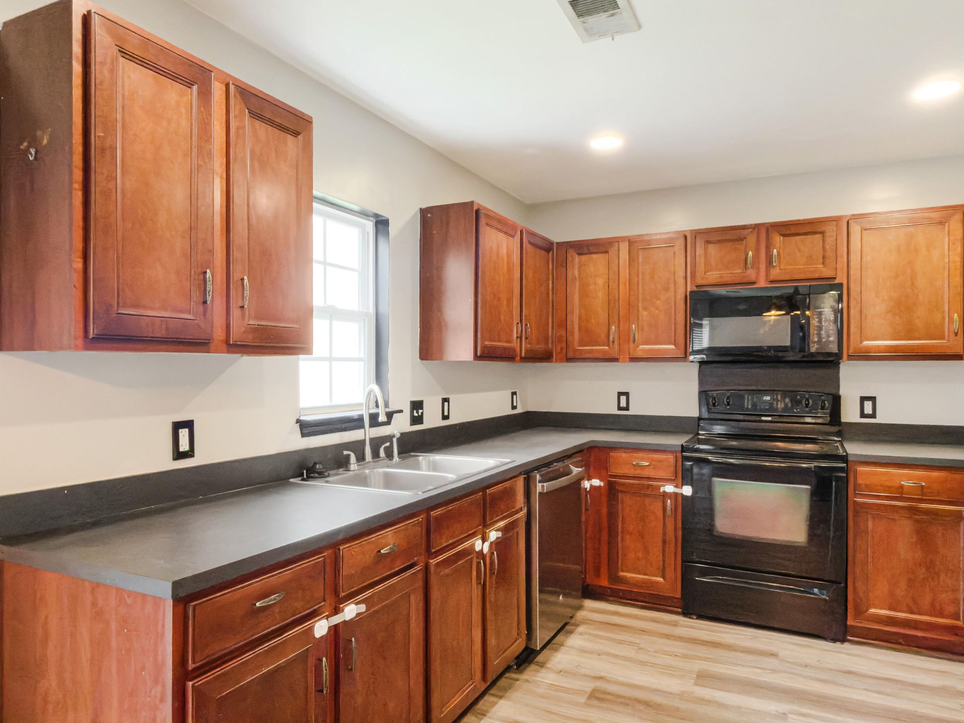 408 Dovetail Circle Photo 22