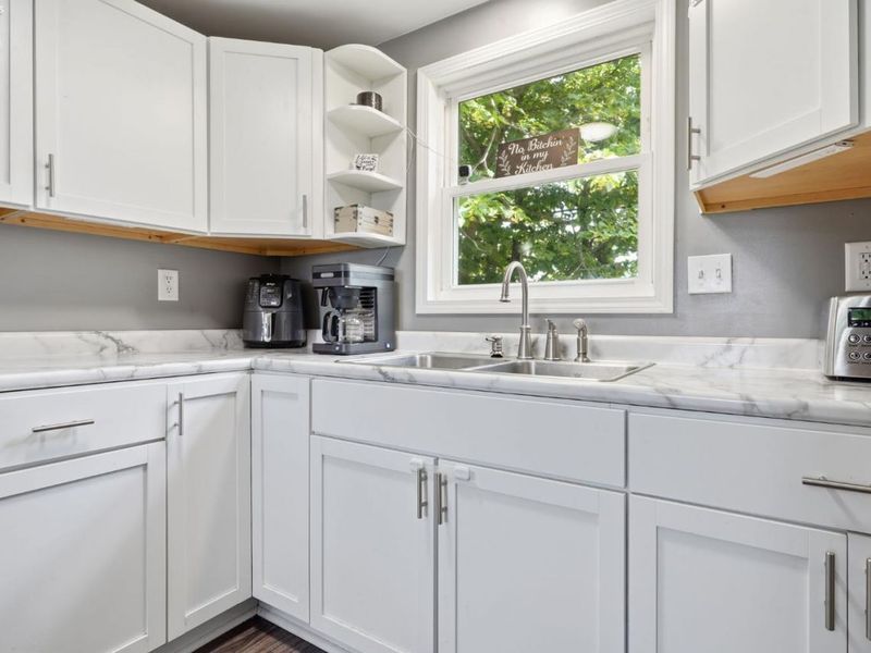 4301 Walbridge Road, Northwood, OH 43619 Photo 8