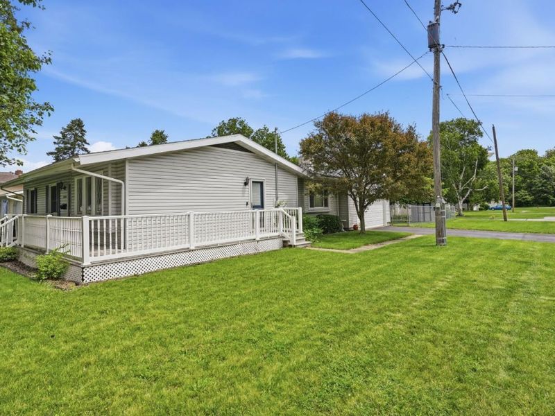2227 Washington Ave, Findlay, OH 45840 Photo 2
