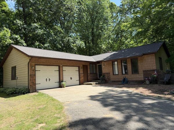 9051 Algoma Avenue NE, Rockford, MI 49341