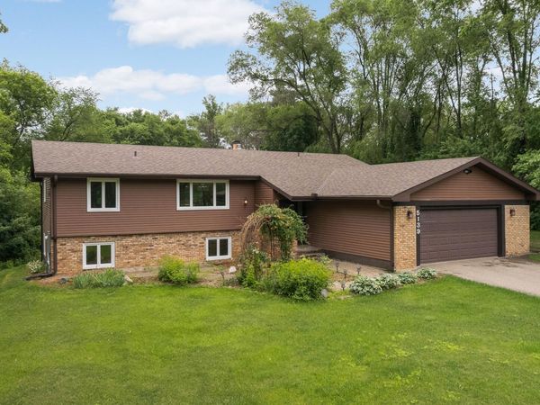 5139 Woodhill Road , Minnetonka, MN 55345