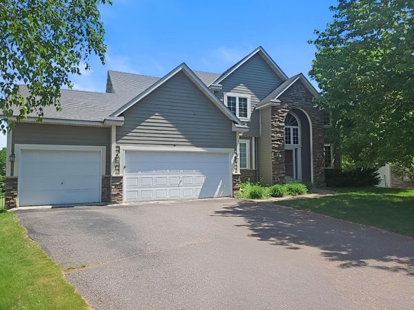 10455 Glen Eagle Circle, Woodbury, MN 55129