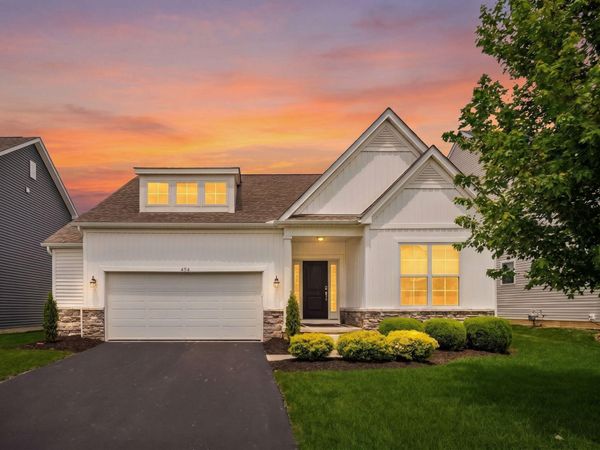 434 Oakland Hills Loop, Commercial Point, OH 43116