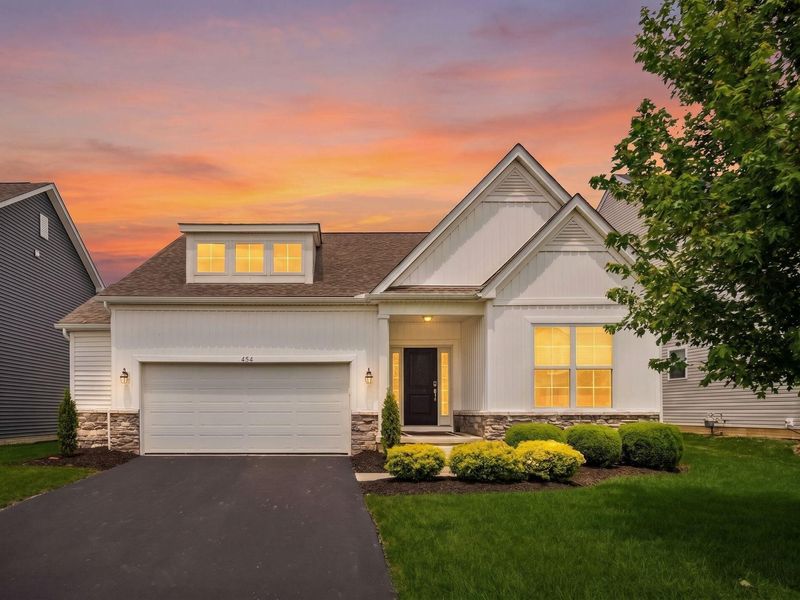 434 Oakland Hills Loop, Commercial Point, OH 43116 Photo 1