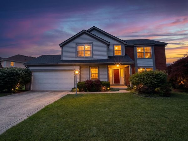 4440 Huntwicke Drive , Hilliard, OH 43026
