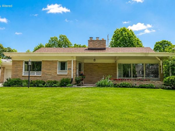 2518 N Harding BOULEVARD, Wauwatosa, WI 53226