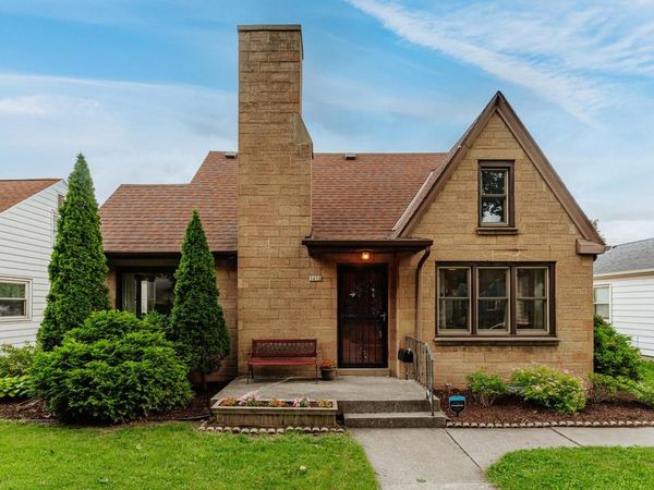 3450 N 89th STREET, Milwaukee, WI 53222