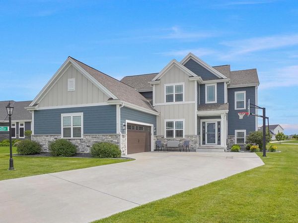 35233 Walleye COURT, Oconomowoc, WI 53066