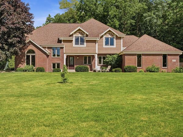 S67W20071 Benjamin COURT, Muskego, WI 53150