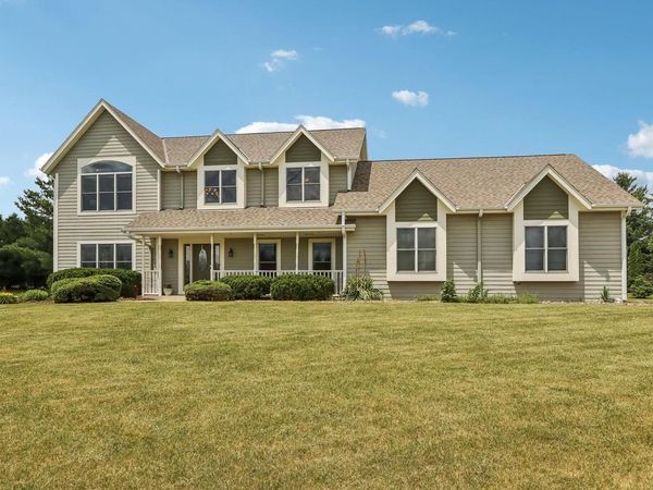 S94W31694 Gena DRIVE, Mukwonago, WI 53149