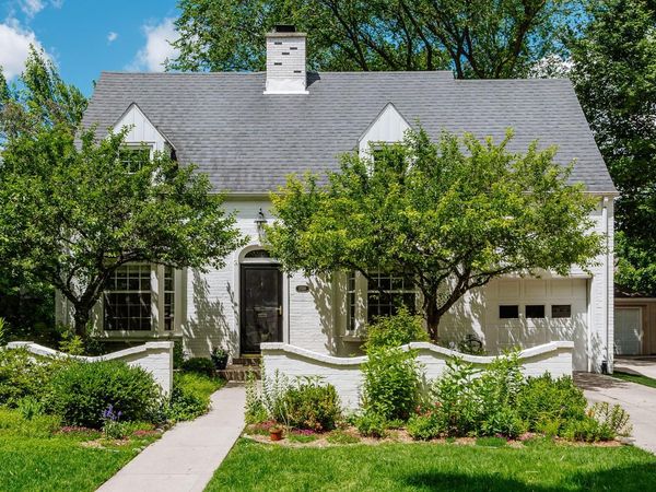 2559 N 86th STREET, Wauwatosa, WI 53226