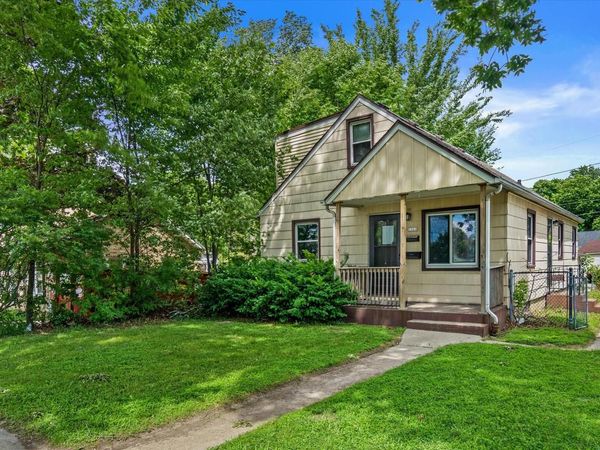 3368 S Chase AVENUE, Milwaukee, WI 53207