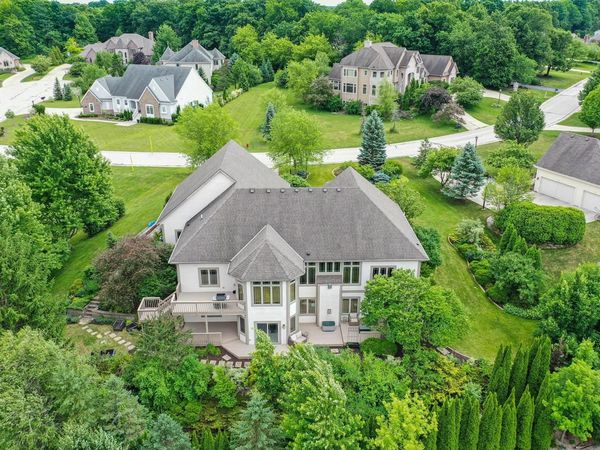 645 Talon TRAIL, Brookfield, WI 53045