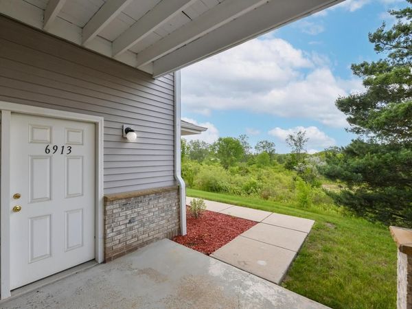 6913 S Rolling Meadows COURT, Oak Creek, WI 53154